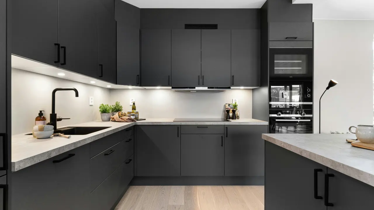 Brushed brass kitchen hardware trends